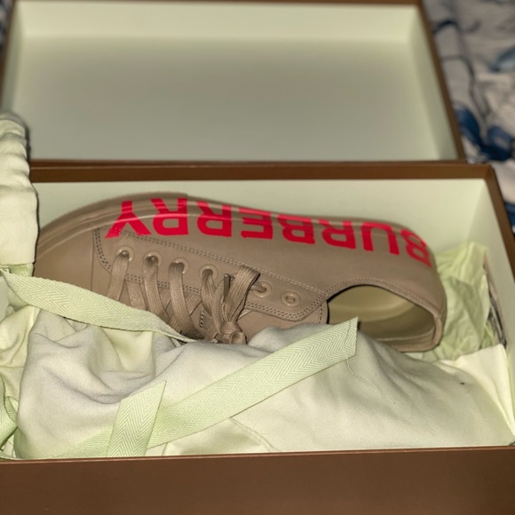 Never worn, not my style - Picture 3 of 3